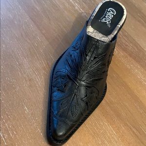 Carlos Santana Mules Rodeo